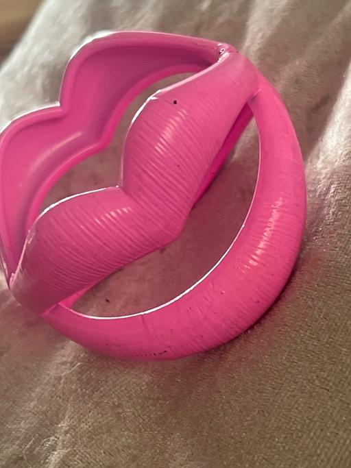 Buy & Sell Ovingdean Brighton - Photos for Attractive pink lips bracelet