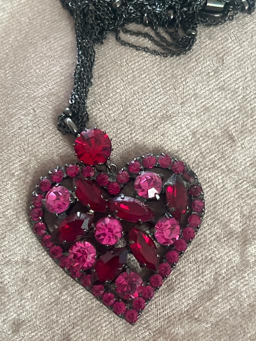 Buy & Sell Ovingdean Brighton - Photos for Beautiful pink heart necklace