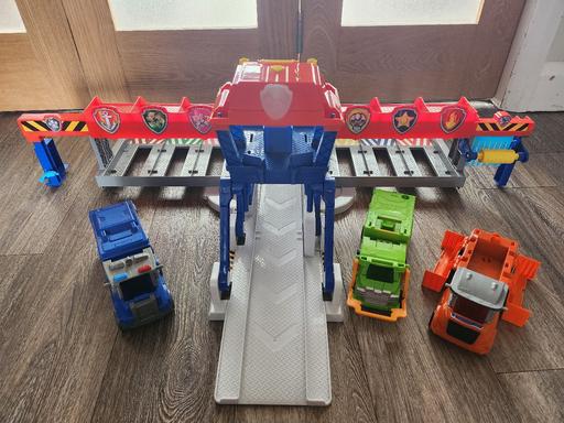 Buy & Sell Hawley Dartford - Photos for Paw Patrol Big Truck Stop and 3 vehicles