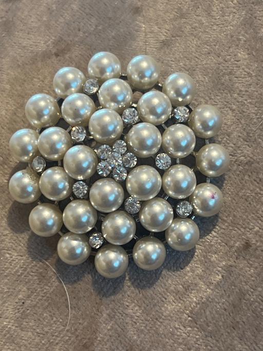 Buy & Sell Rottingdean Brighton - Photos for Lovely pearl brooch