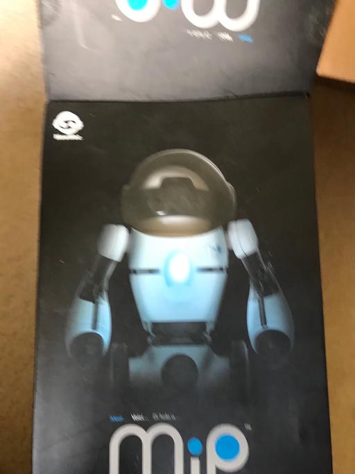 Buy & Sell Arborfield Cross Wokingham - Photos for Toy robot with toy ufo