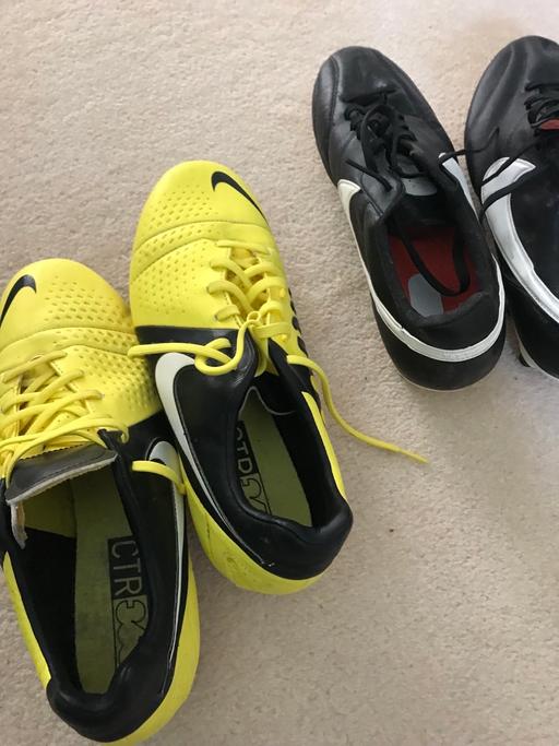 Buy & Sell Arborfield Cross Wokingham - Photos for Two pairs of football kids shoes