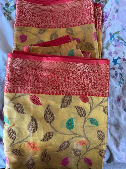 Buy & Sell Blackwall East London - Photos for Yellow saree