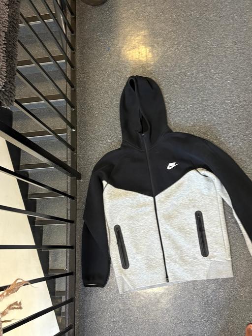 Buy & Sell Northolt Ealing - Photos for Nike tech fleece size L Grey and Black