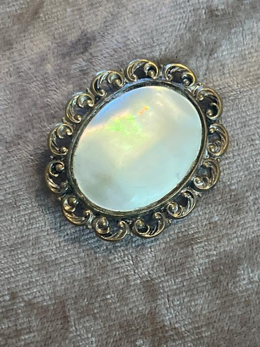 Buy & Sell Ovingdean Brighton - Photos for Lovely vintage mother of pearl brooch