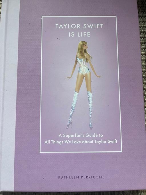 Buy & Sell Wednesfield Wolverhampton - Photos for Taylor swift book new £2 lots