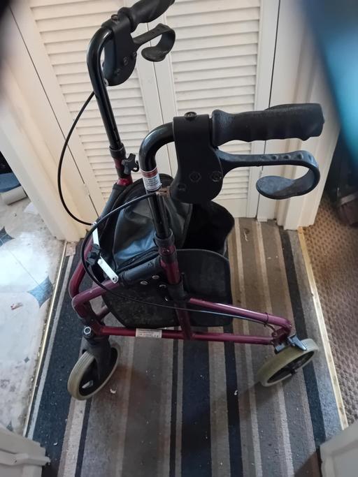 Buy & Sell Rassau Blaenau Gwent - Photos for 3 wheels walking aid