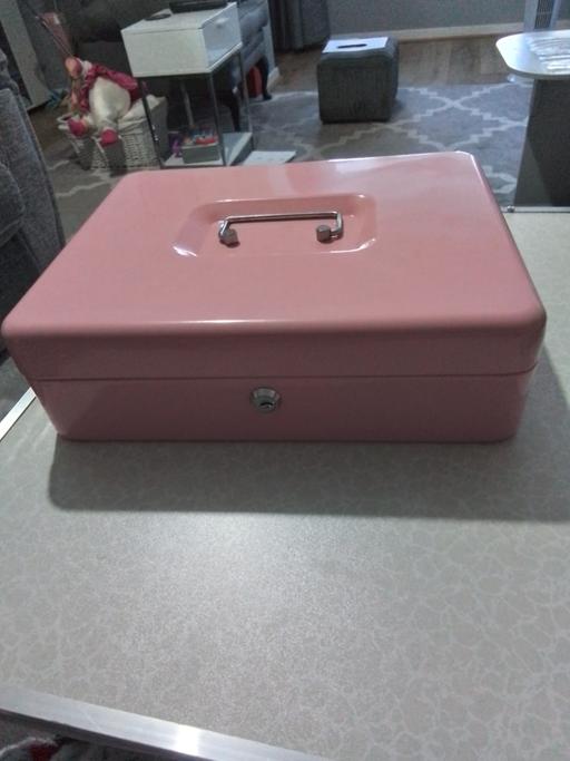 Buy & Sell Quarry Bank Dudley - Photos for large cash box