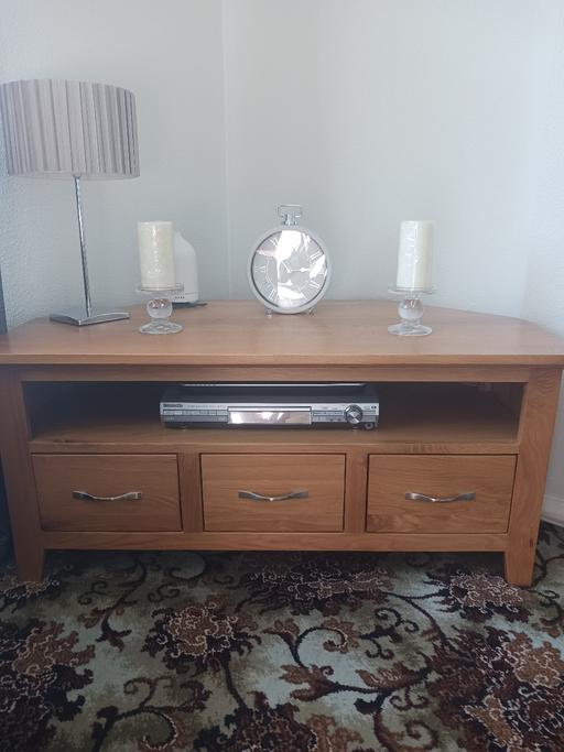 Buy & Sell Gledhow Leeds - Photos for Oak TV cabinet.