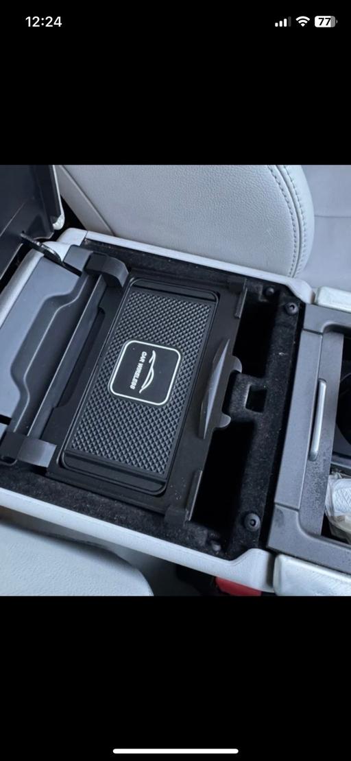 Vehicles Stow Heath Wolverhampton - Photos for Range Rover Evoque 2016 wireless charger