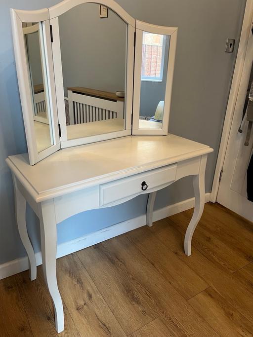 Buy & Sell Tottenham North London - Photos for White Dressing Table with Triple Mirror – £50