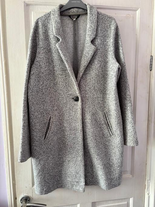 Buy & Sell Norbury South West London - Photos for Ladies coat