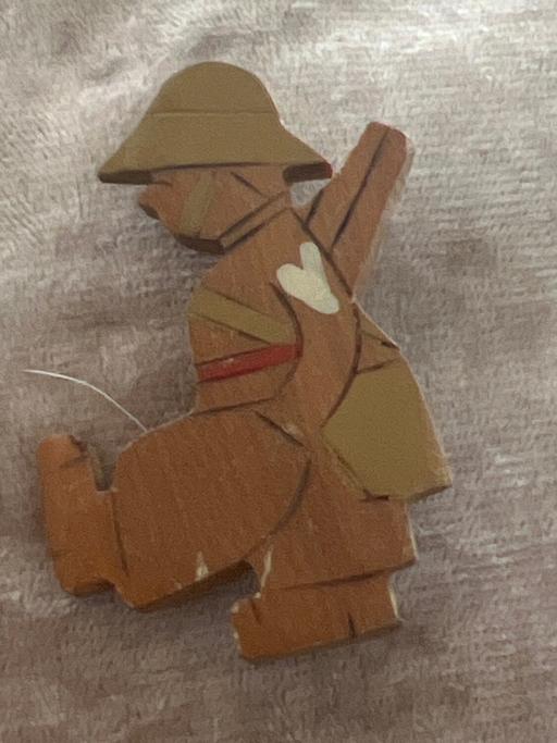 Buy & Sell Rottingdean Brighton - Photos for Lovely vintage wooden brooch
