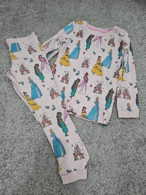 Buy & Sell Halton Brook Halton - Photos for Age 3-4 M&S PJs