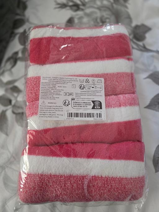 Buy & Sell Sheldon Birmingham - Photos for 4 guest towels new