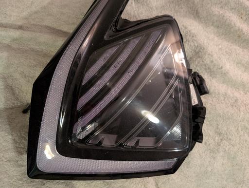 Vehicles Roehampton South West London - Photos for KIA sportage 2024 headlights passenger side