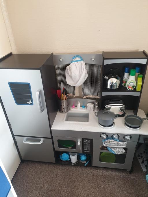 Buy & Sell Longton Stoke-on-Trent - Photos for Kids play kitchen with lots of food sets