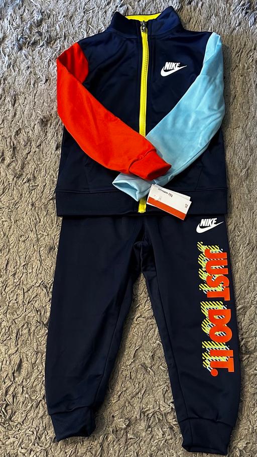 Buy & Sell Charing Cross Central London - Photos for Nike 2 Piece set