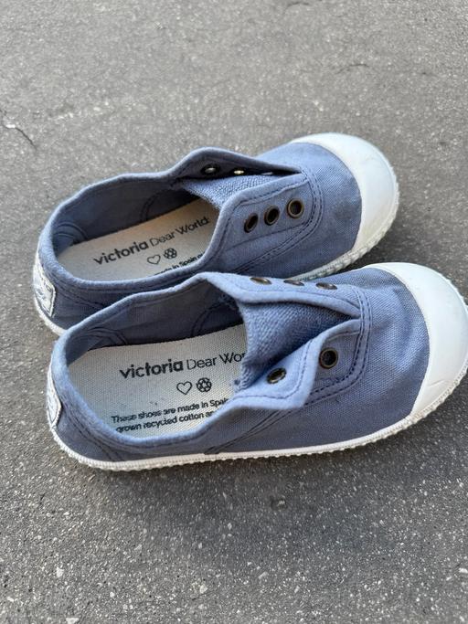 Buy & Sell - Photos for Victoria Canvas Plimsoll size 27EU/9 UK Child