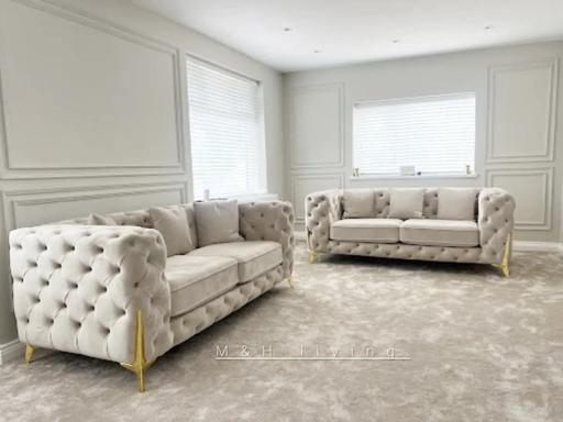 Buy & Sell Castlefield Manchester - Photos for Ambassador 3+2 Seater Sofa With Gold long leg