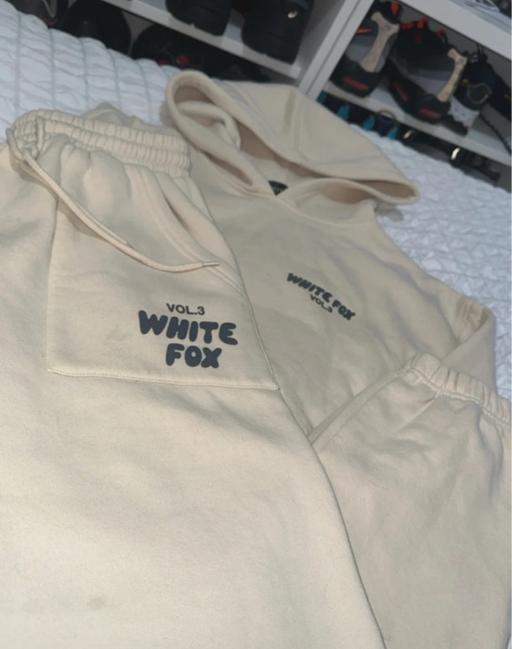 Buy & Sell Anfield Liverpool - Photos for Women’s white fox tracksuit size XS