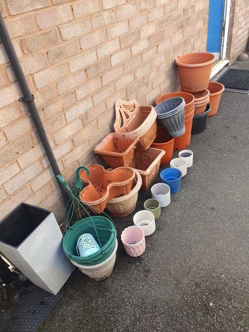 Buy & Sell Pensnett Dudley - Photos for Approx 35 Pots, Planters & Hanging Baskets