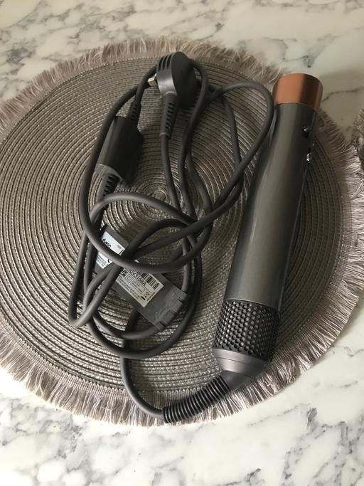 Buy & Sell Datchet Windsor and Maidenhead - Photos for Dyson air wrap