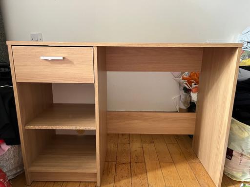 Buy & Sell Clerkenwell Central London - Photos for beige desk 1 drawer & 2 shelfs Pick Up N1!!