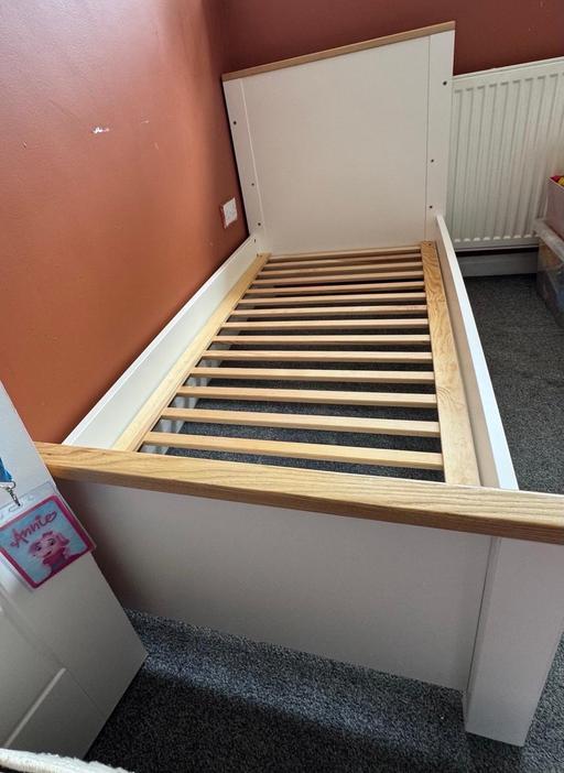 Buy & Sell Sidcup Bexley - Photos for Cuddle Luna Cot Bed and Mattress 