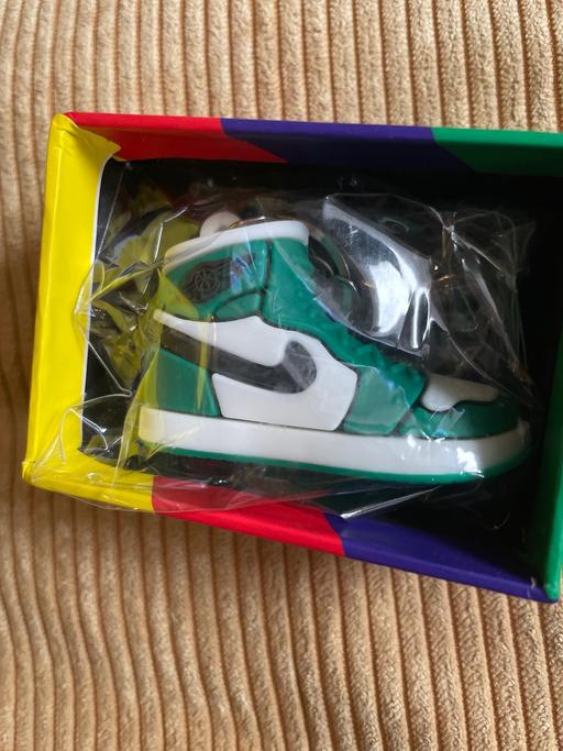Buy & Sell Maypole Birmingham - Photos for New trainer key ring with box