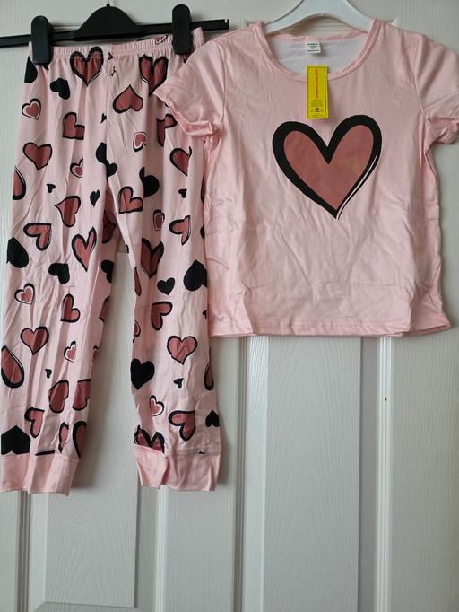 Buy & Sell Blackpool Town Centre Blackpool - Photos for Heart pyjamas age 6 yrs BNWT