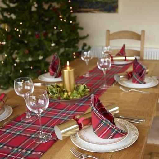 Buy & Sell Hall Green Birmingham - Photos for Christmas table runner & napkins x6