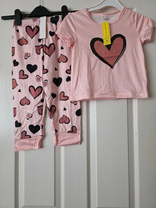 Buy & Sell Blackpool Town Centre Blackpool - Photos for Heart pyjamas age 4 yrs BNWT