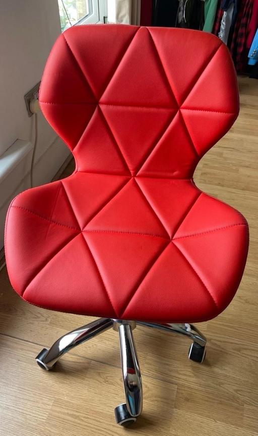 Buy & Sell Waterbrook Park Ashford - Photos for Red Desk Chair