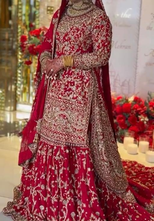 Buy & Sell Upminster Bridge East London - Photos for Stunning red bridal lehenga