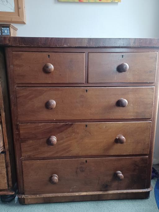 Buy & Sell Stockwell South West London - Photos for Vintage solid wood chest of drawers