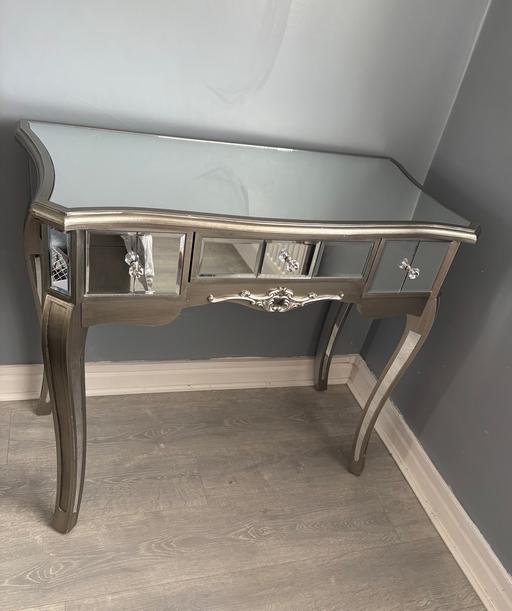 Buy & Sell Stonebridge North West London - Photos for Antique makeup table