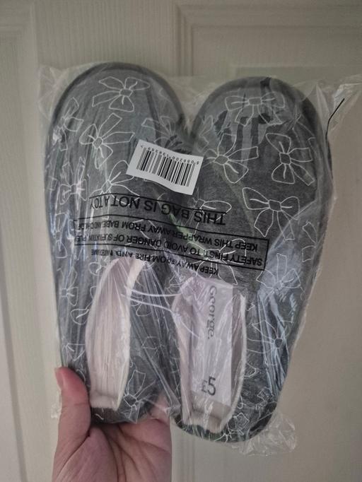Buy & Sell Crumpsall Manchester - Photos for new Girls Bow Slippers