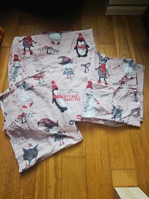 Buy & Sell Newton Doncaster - Photos for King-size Xmas bedding set.