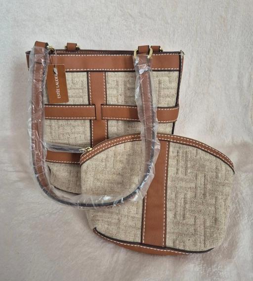 Buy & Sell Edgware Barnet - Photos for Estee lauder handbag and matching purse