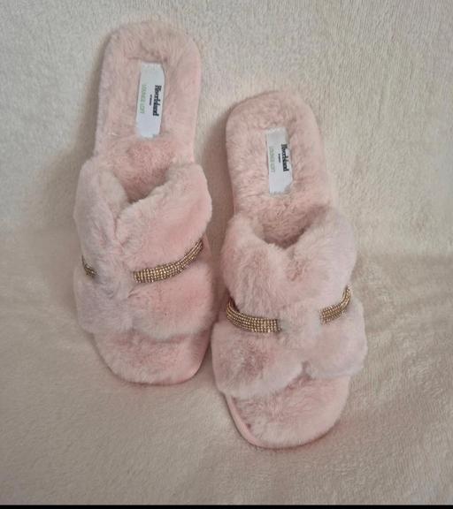Buy & Sell Edgware Barnet - Photos for River island slippers size 2
