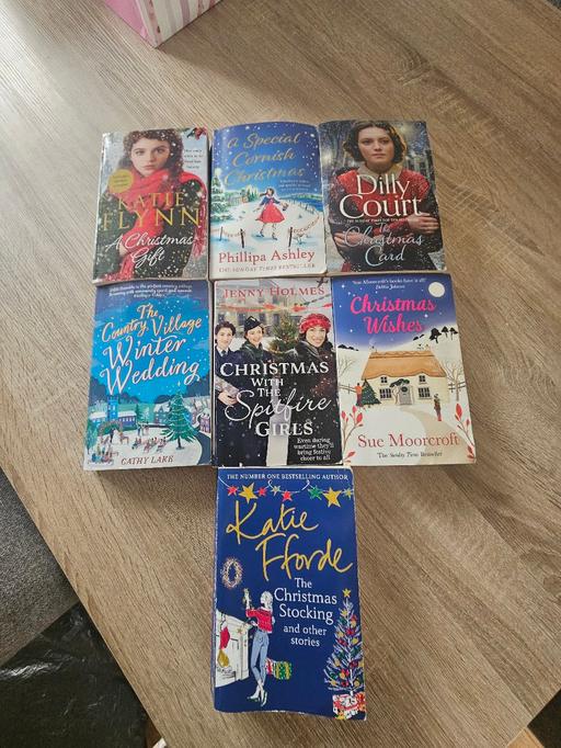 Buy & Sell Newton Doncaster - Photos for 7 xmas paperback books