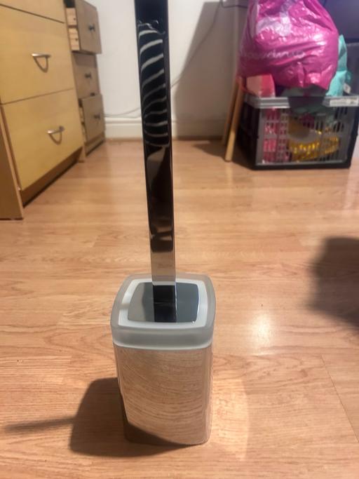 Buy & Sell Enfield Wash Enfield - Photos for VitrA PROJEKTA Square WC Brush Holder