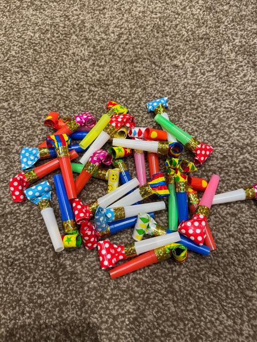 Buy & Sell New Eltham South East London - Photos for Brand new bundle of party blowers