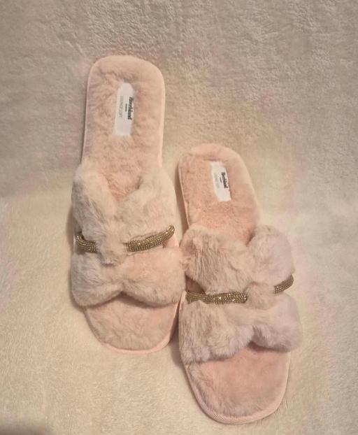 Buy & Sell Edgware Barnet - Photos for River island slippers size L