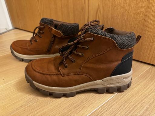 Buy & Sell Epsom Epsom and Ewell - Photos for Kid’s walking boots - size 3.5 from Next