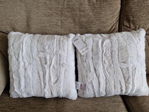 Buy & Sell Ramsgate Thanet - Photos for bn 2 x furry cushions
