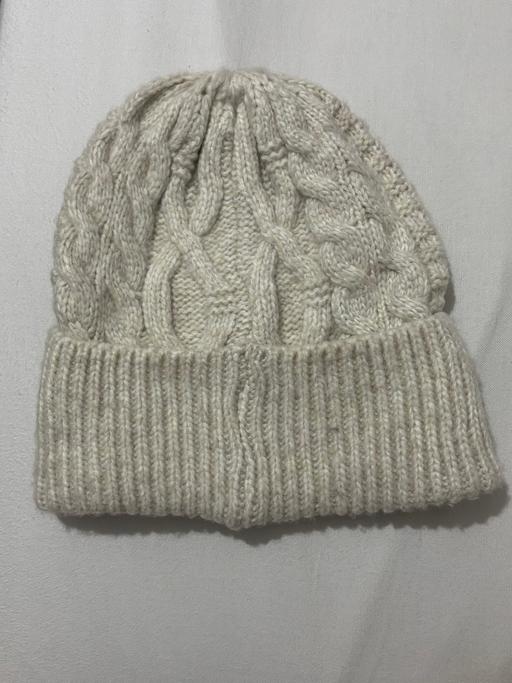 Buy & Sell Hersham Elmbridge - Photos for Cream knitted winter hat