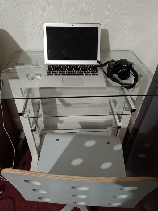 Buy & Sell Ravenscourt Park Station Hammersmith and Fulham - Photos for Computer Desk with Chair