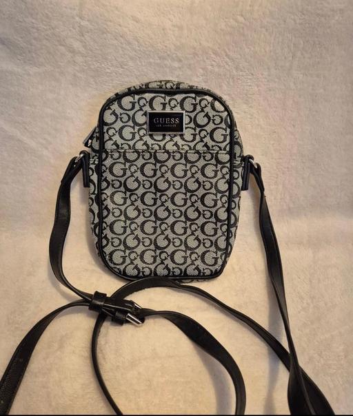 Buy & Sell Edgware Barnet - Photos for Guess handbag